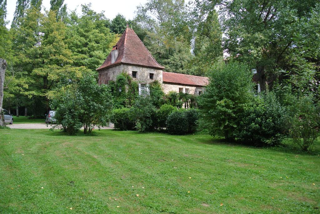 Moulin De Repassat Etape Voie Verte Bazens Exterior foto